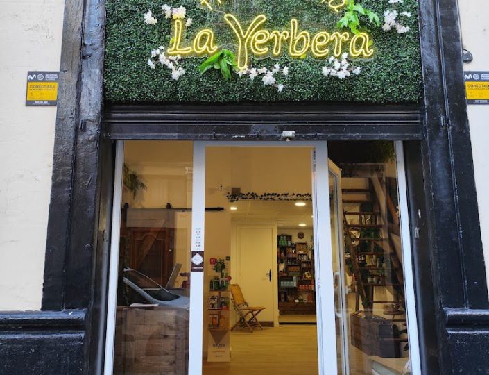 ofrecemos soluciones de rótulos y branding personalizadas que reflejan la esencia de tu marca y la hacen destacar en un mercado competitivo.