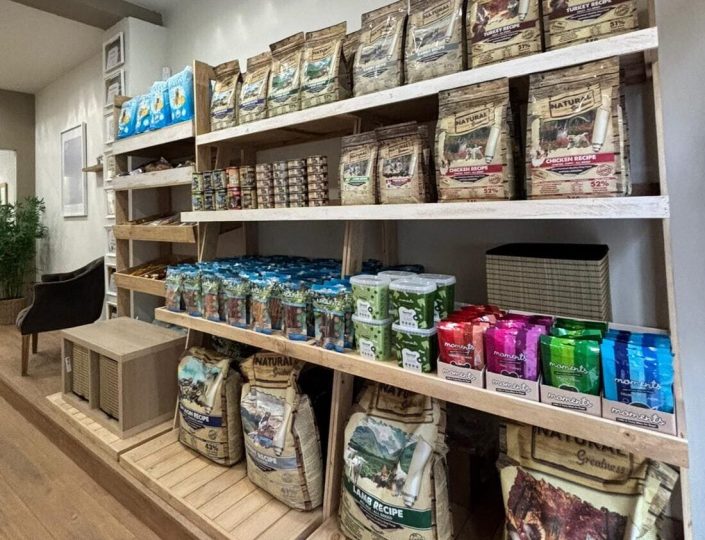 estanterias de maderas para alimentacion de animales mascotas