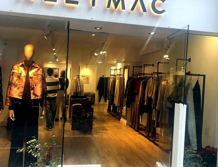 kleymac-fachada-tienda-letras-retro-iluminadas