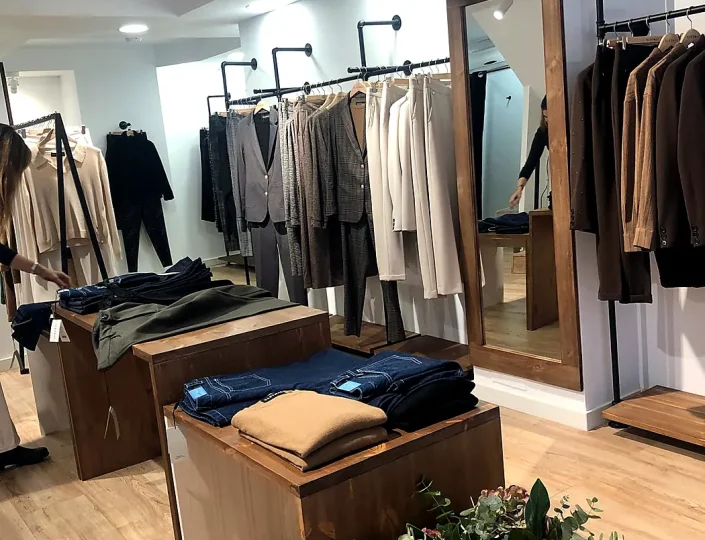 kleymac-interior-tienda-mobiliario-comercial-madera-hierro