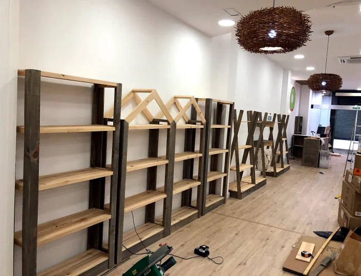 estanterias madera tiendas