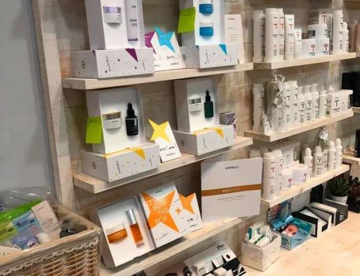 salon de peluquería madera blanco