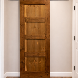 puerta granero envejecida interior