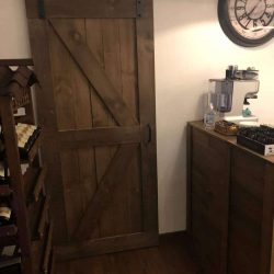 puerta granero vinoteca