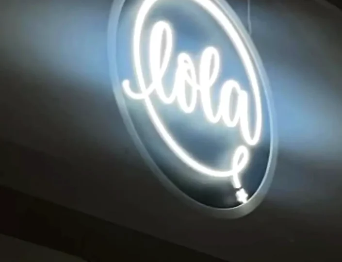rotulo luminoso exterior de tienda
