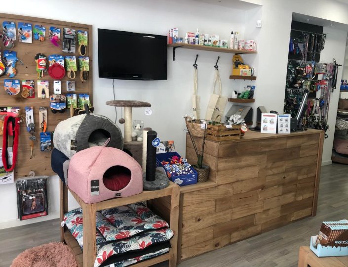 tienda_mascotas_madera